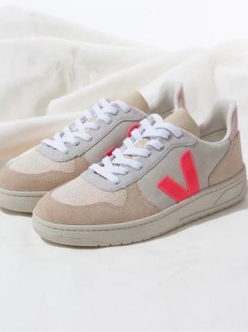 Women’s Veja V-10 rose/fluro